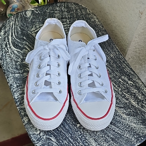 Converse White Sneakers with Red Accents - Picture 1 of 10